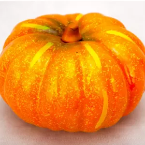 Zdjęcie kategorii Sztuczne kwiaty, owoce i liście.